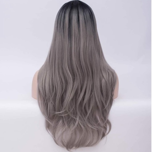 ?Moy 27”Grey Middle part Mix Wig *NWT*? main image 5